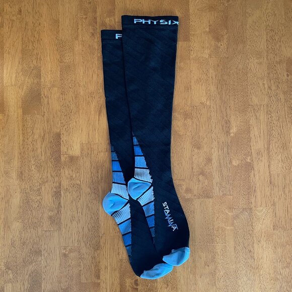 NWOT One pair Size Small/Medium unisex Physix Gear blue black compression socks - Picture 2 of 10